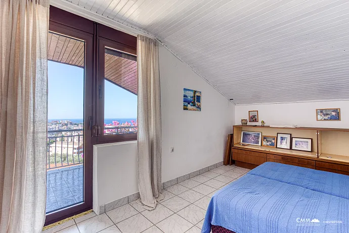 Haus in Dobra Voda mit Panoramablick auf das Meer