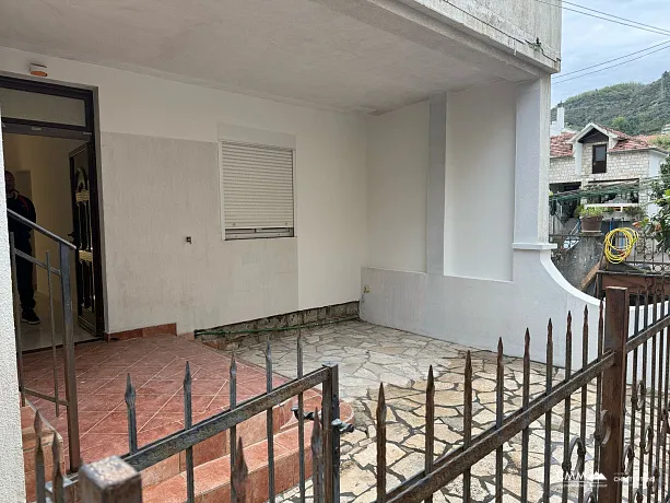 Renovierte Wohnung 49 m², Tivat