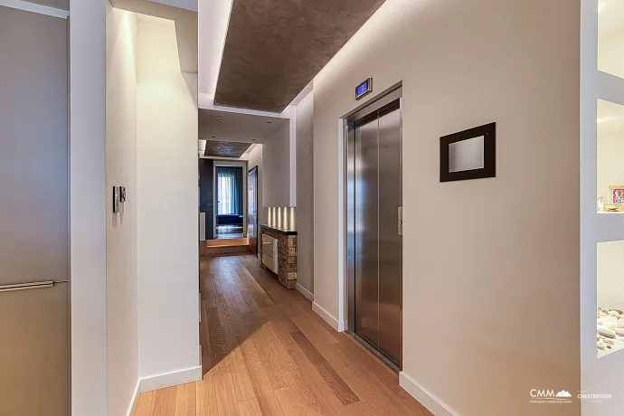 Eine elegante Zwei-Zimmer-Wohnung mit exklusivem Design im Herzen von Budva.