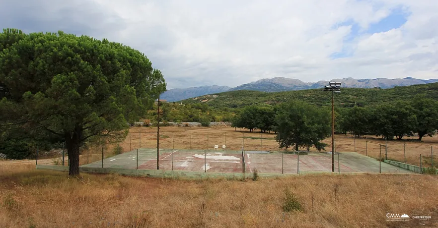 Haus mit Golfplatz und Tennisplatz