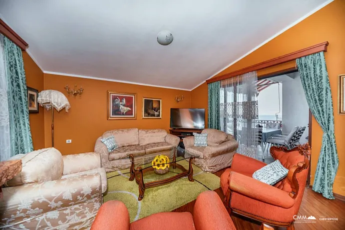 Fünf-Zimmer-Maisonette in Bar in der Nähe des Meeres