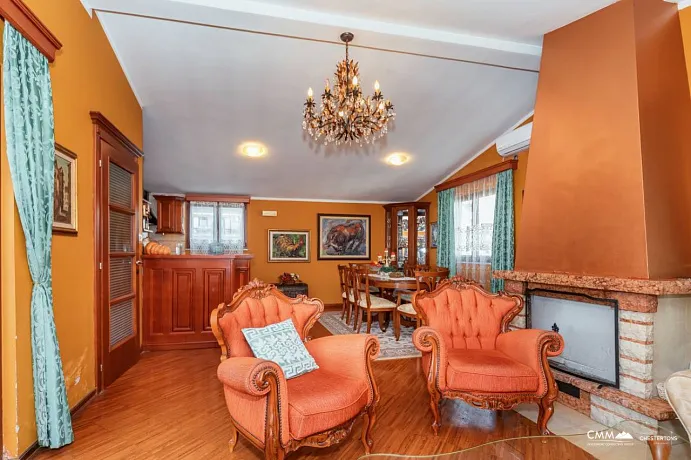 Fünf-Zimmer-Maisonette in Bar in der Nähe des Meeres