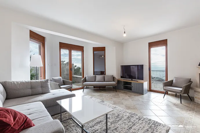 Geräumiges 3-stöckiges Haus mit Meerblick in Blizikuce