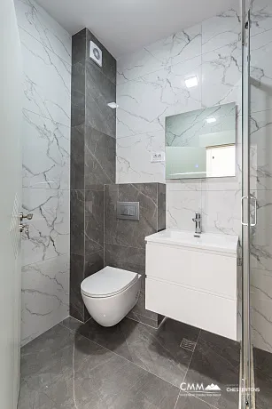 Sonnige Einzimmerwohnung mit 42 m² in Budva, nahe dem Meer.