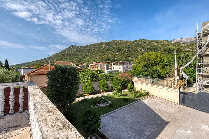 Zu verkaufen: Tourismus- und Gastronomiekomplex bei Budva – Lastva Grbaljska
