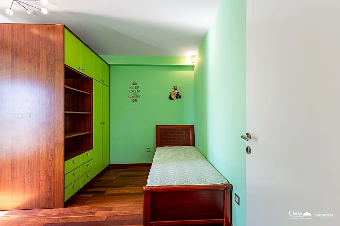 Drei-Zimmer-Wohnung in Petrovac mit Meerblick