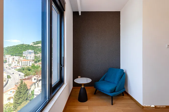 Penthouse in einem Neubau in Becici in der Nähe des Meeres