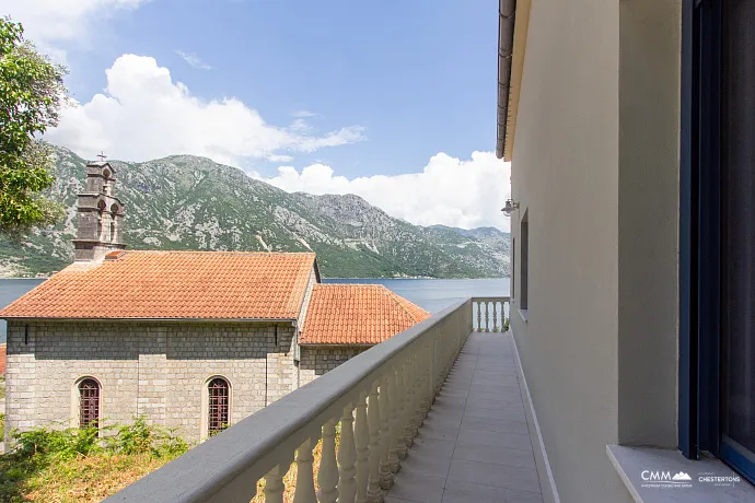 Spektakuläre Villa mit Pool und Blick auf die Bucht von Kotor