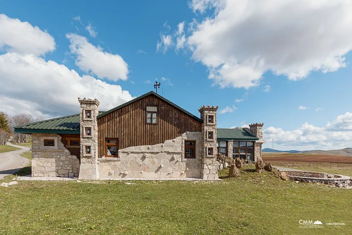 Zu verkaufen oder zu vermieten — Neues Restaurant in Žabljak