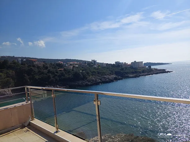 Geräumiges Haus in Utjeha mit Panoramablick auf das Meer