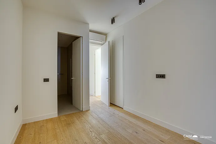 Dreizimmerwohnung in Budva mit herrlichem Blick
