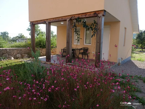 Zu verkaufen Häuser in Zagora auf einem großen Grundstück mit Pool