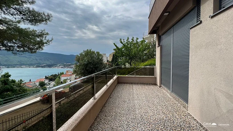 Ausgezeichnete Villa im Zentrum von Herceg Novi