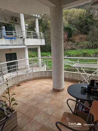 Apartment in Risan mit Meer- und Bergblick