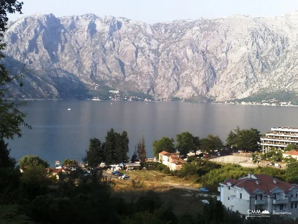 Grundstück an der Riviera von Kotor