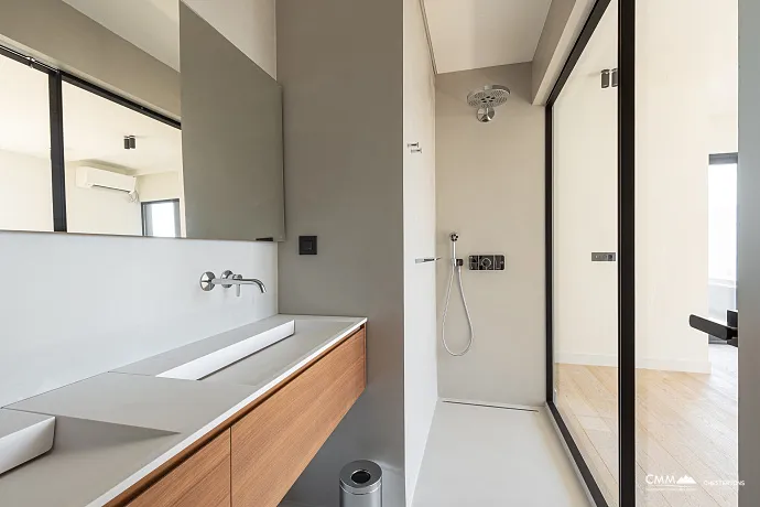 Dreizimmerwohnung in Budva mit herrlichem Blick