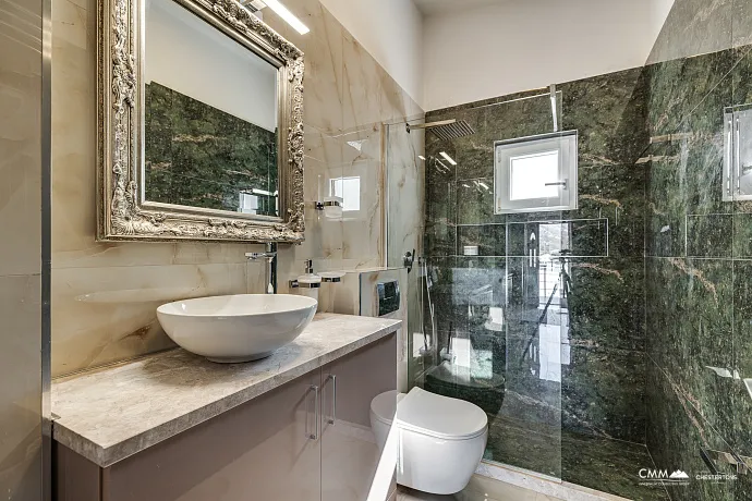 Zweistöckiges geräumiges Haus in Sutomore