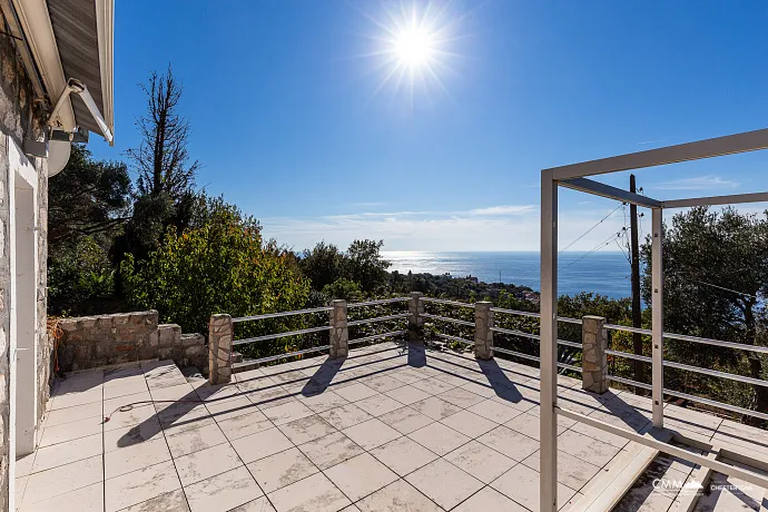 Charmantes Steinhaus mit Meerblick in der Nähe von Sveti Stefan