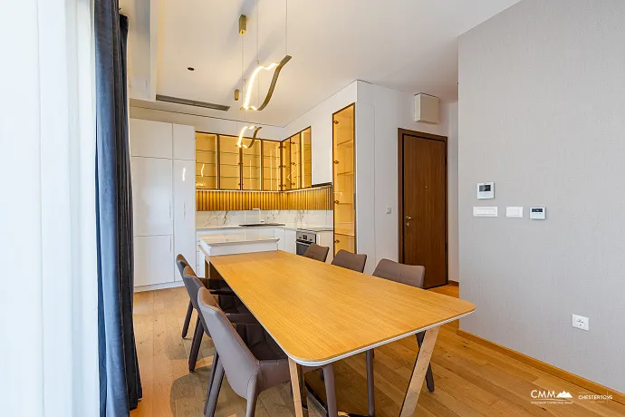 Penthouse in einem Neubau in Becici in der Nähe des Meeres