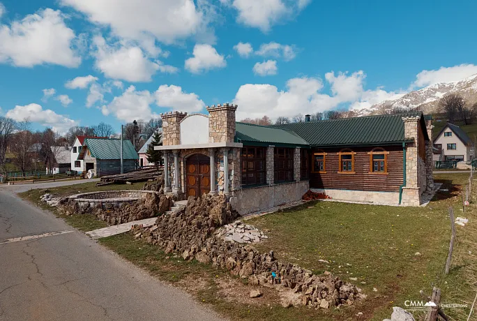 Zu verkaufen oder zu vermieten — Neues Restaurant in Žabljak