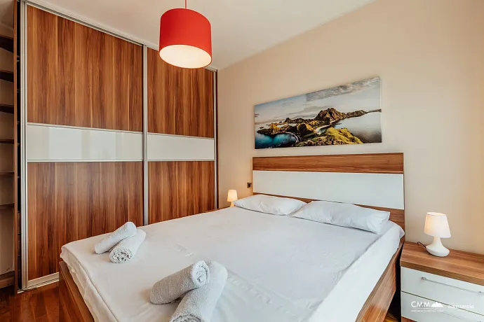 Zweizimmerwohnung mit Meerblick, 60 m vom Strand entfernt – Tivat
