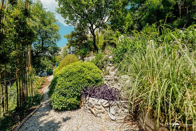 Elegantes Steinhaus mit Meerblick in der Nähe von Sveti Stefan