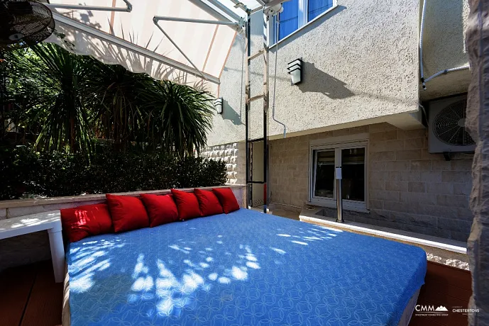 Haus mit Pool in Krasici