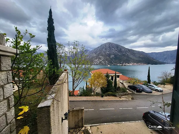 Apartment mit drei Schlafzimmern und Meerblick, mit Swimmingpool