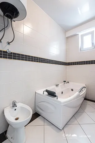Drei-Zimmer-Wohnung in Petrovac mit Meerblick