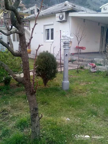 Einstöckiges Haus in Prcanj mit Meerblick