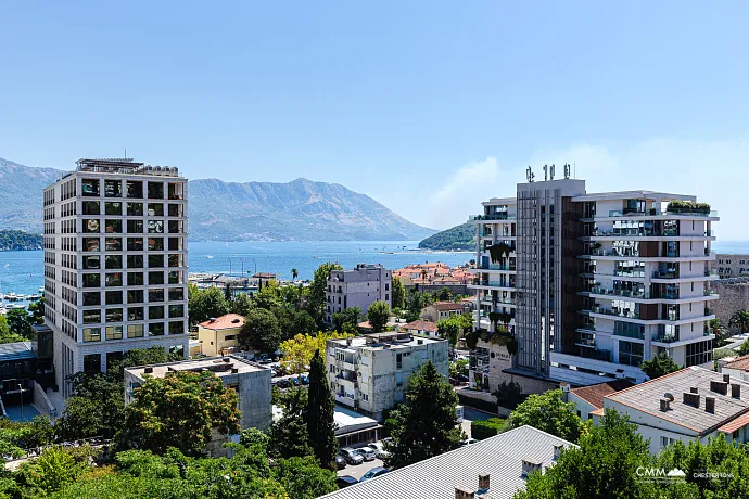 Dreizimmerwohnung in Budva mit herrlichem Blick