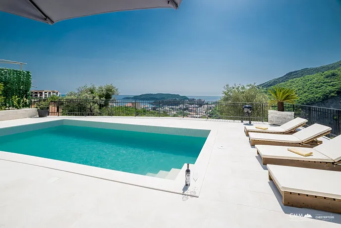 Moderne Villa mit Meerblick in Becici