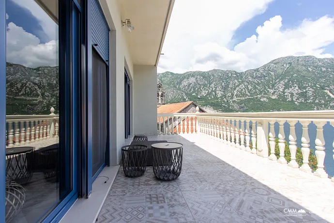 Spektakuläre Villa mit Pool und Blick auf die Bucht von Kotor