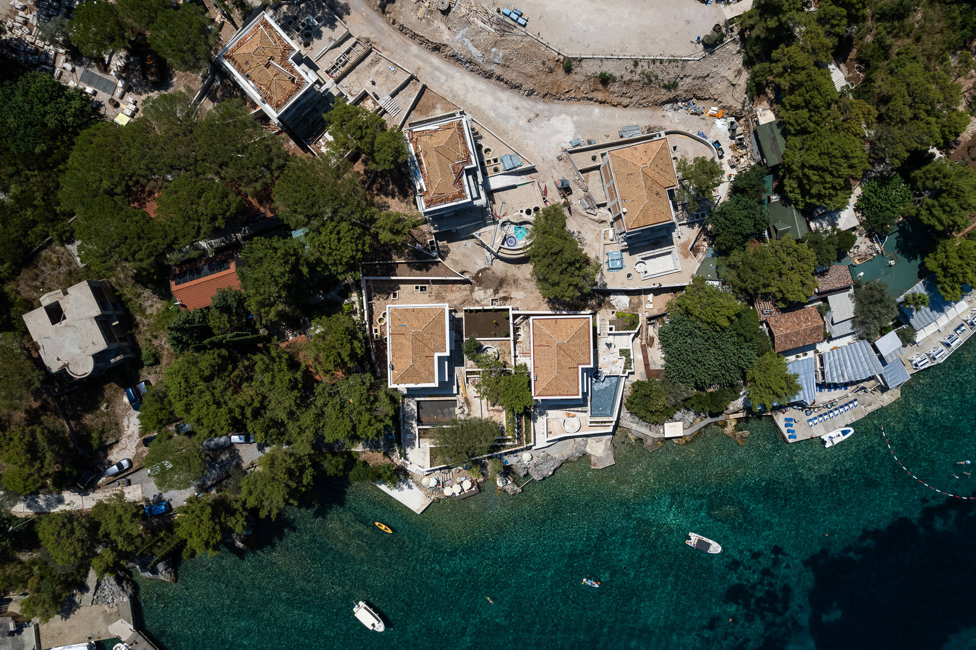EXKLUSIVER VERKAUF – LUXUSVILLA MIT PRIVATSTRAND, MIRIŠTE (LUŠTICA)