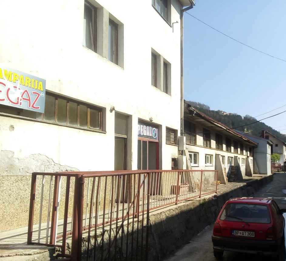 Kommerzielle Einrichtungen in Bijelo Polje