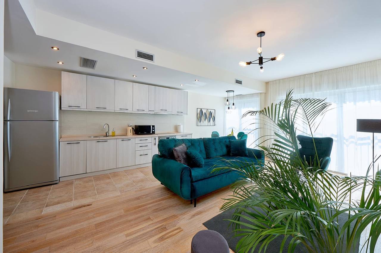Zweizimmerwohnung in Dobrota