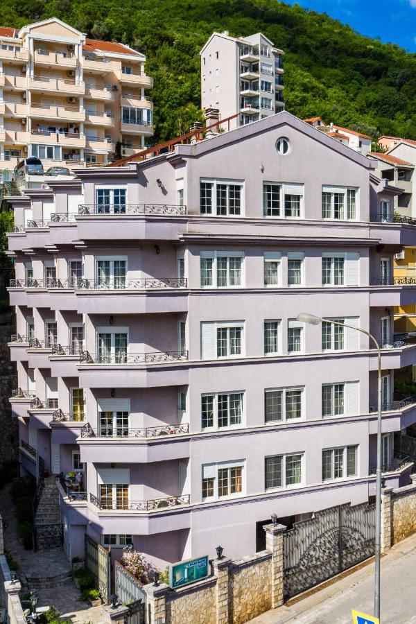 Villa zum Verkauf in attraktiver Lage in Budva