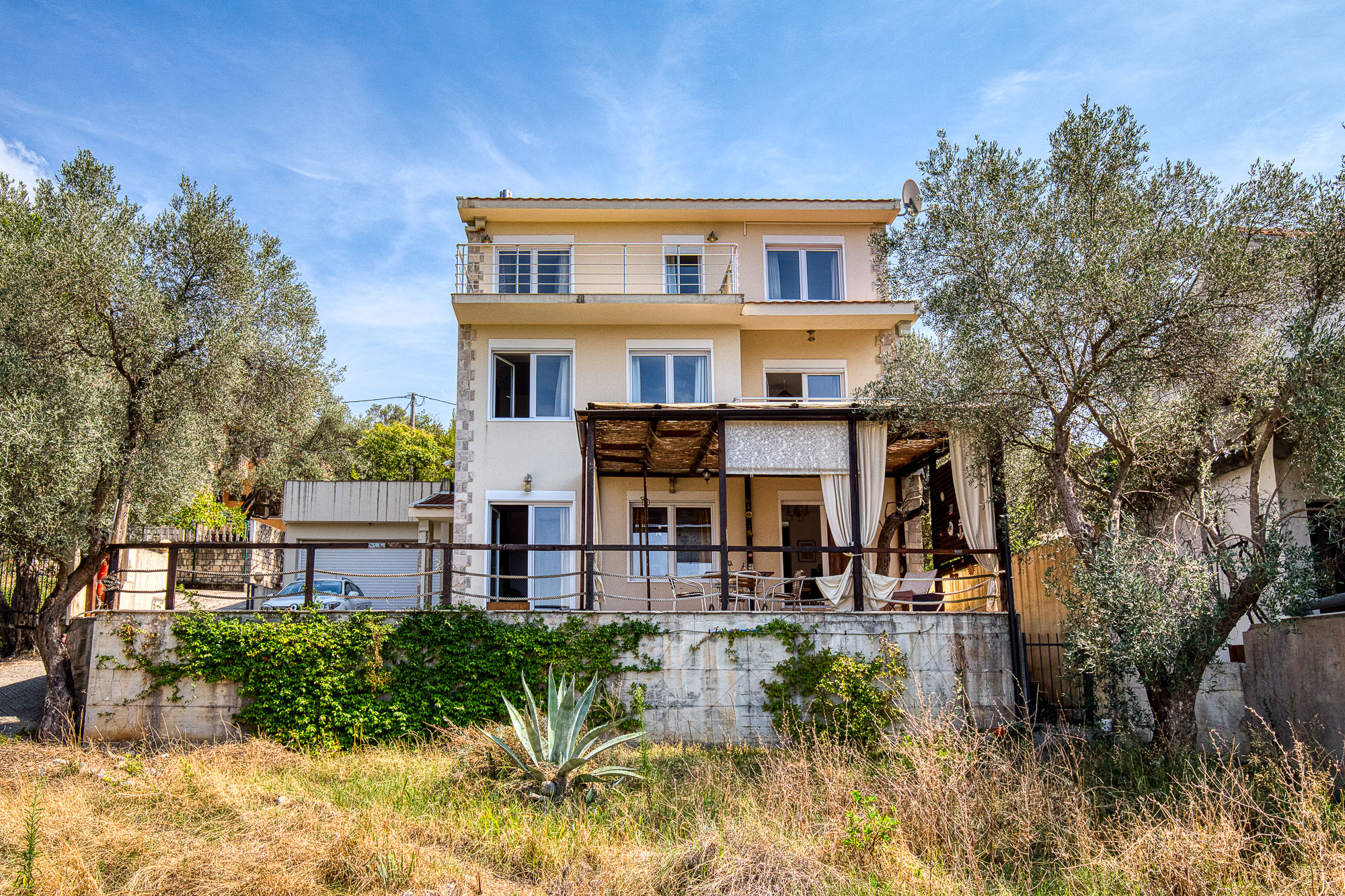 Elegantes Haus mit atemberaubendem Blick auf die Bucht von Kotor in Herceg Novi