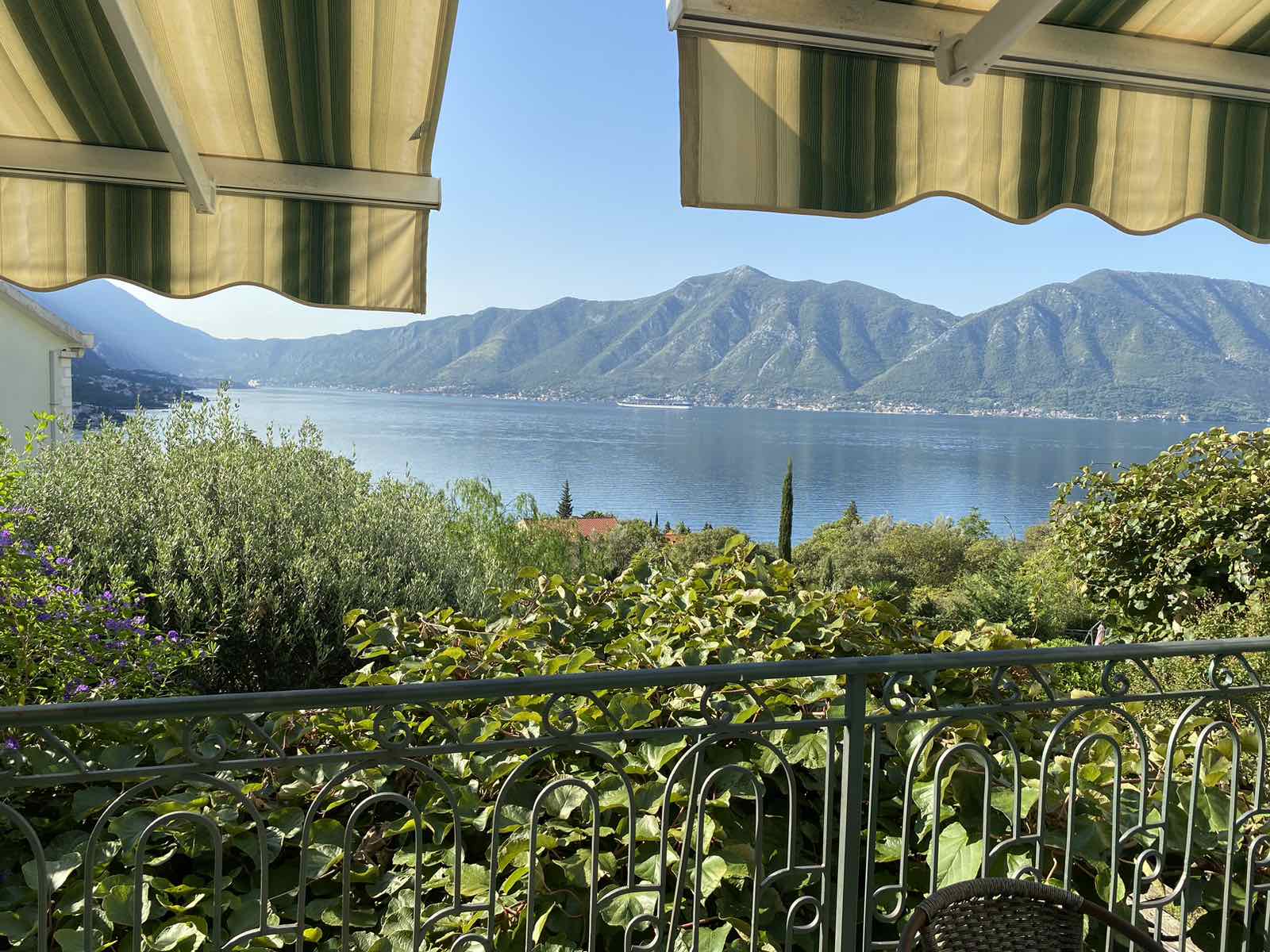Zu verkaufende Wohnung in Orahovac mit Panoramablick auf das Meer