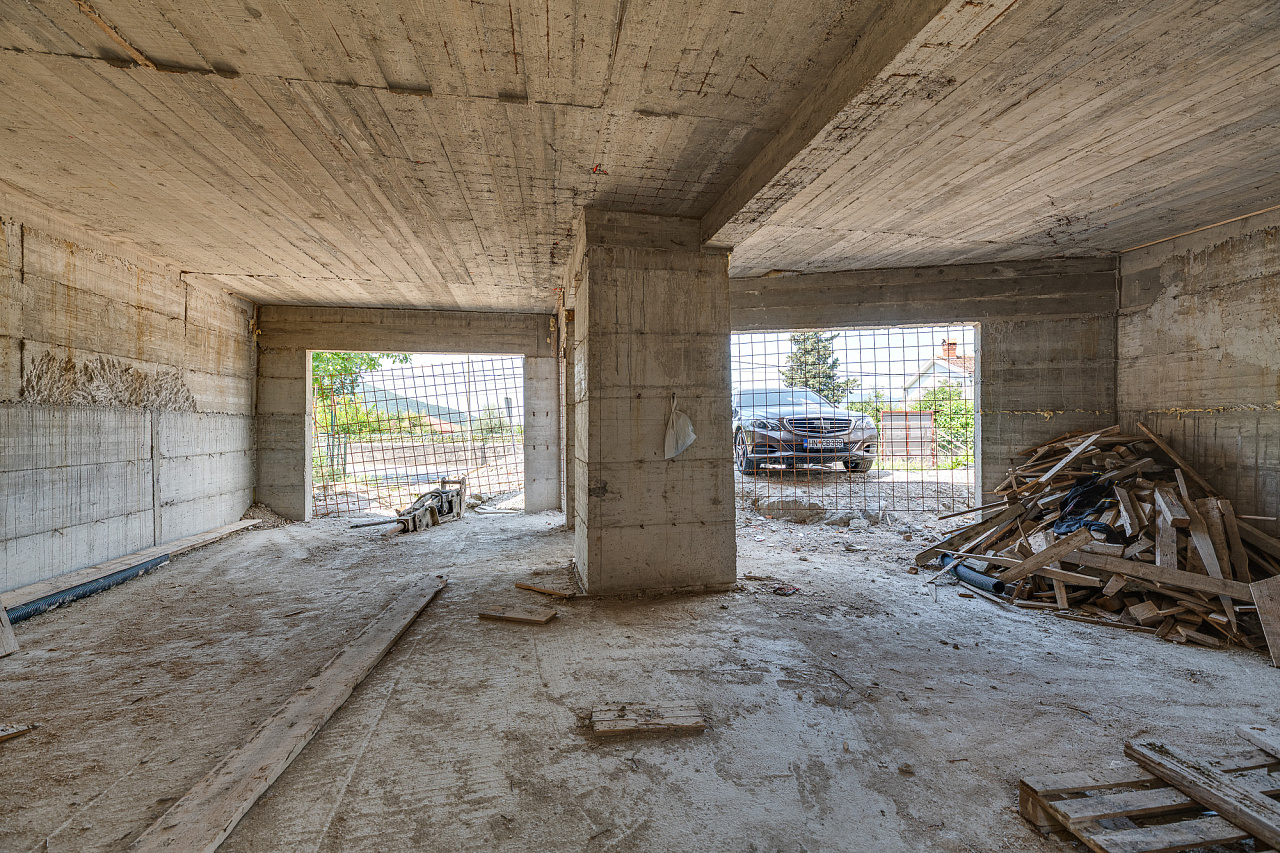 Zu verkaufen: Gewerbeobjekt mit Meerblick und 5 Parkplätzen in Kumbor, Herceg Novi!