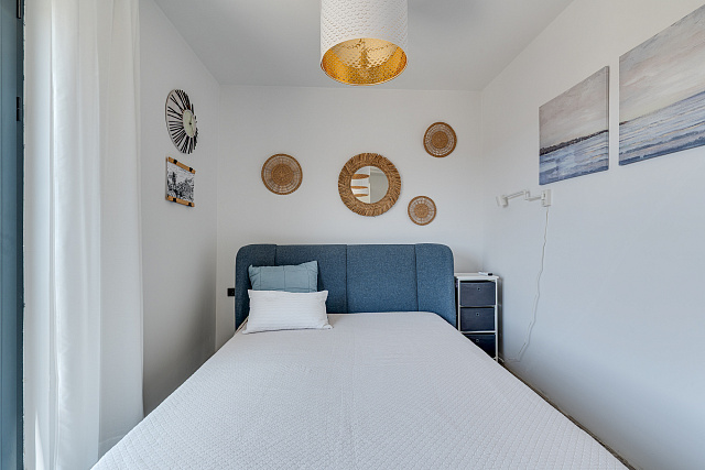 Moderne Drei-Zimmer-Wohnung im Zentrum von Tivat mit Meerblick
