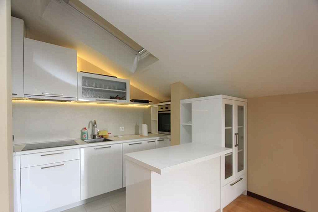 Geräumige Wohnung im Zentrum von Budva — photo 4