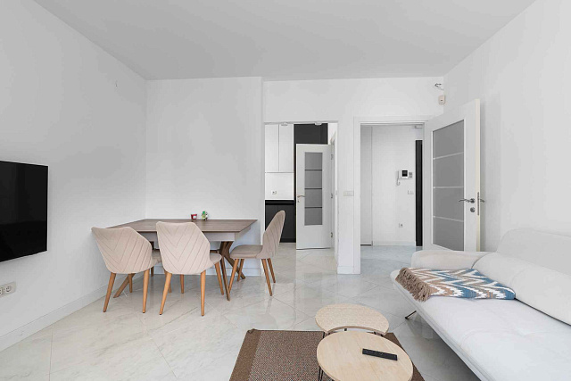Geräumige und Luftige Wohnung im Herzen von Budva — photo 7