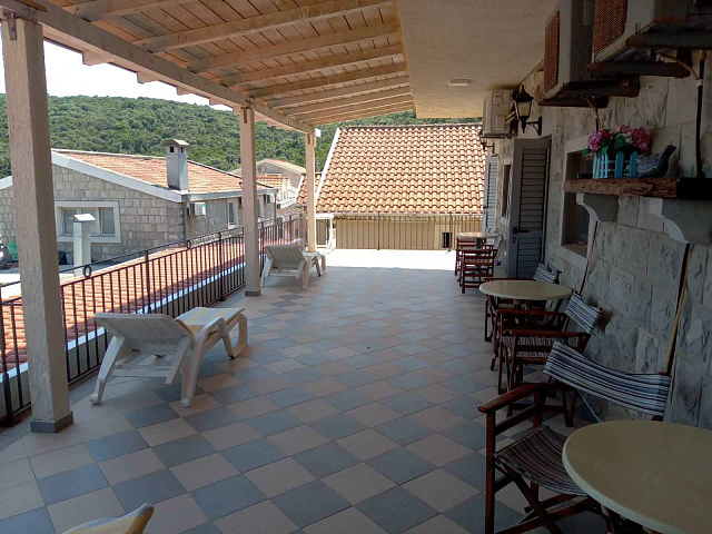 Mini Hotel auf Jaz 50 Meter vom Meer entfernt — photo 7