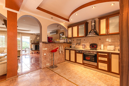 Haus in Kumbor 200 m zum Meer
