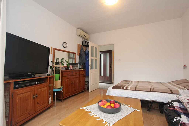 Zweistöckiges Haus mit Meerblick in Kamenari — photo 4