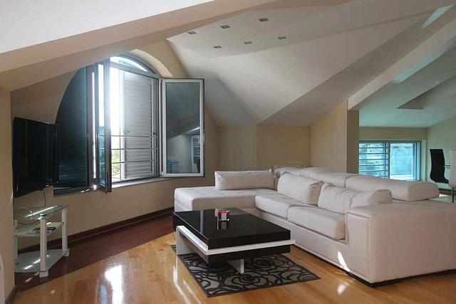 Geräumige Wohnung im Zentrum von Budva — photo 17