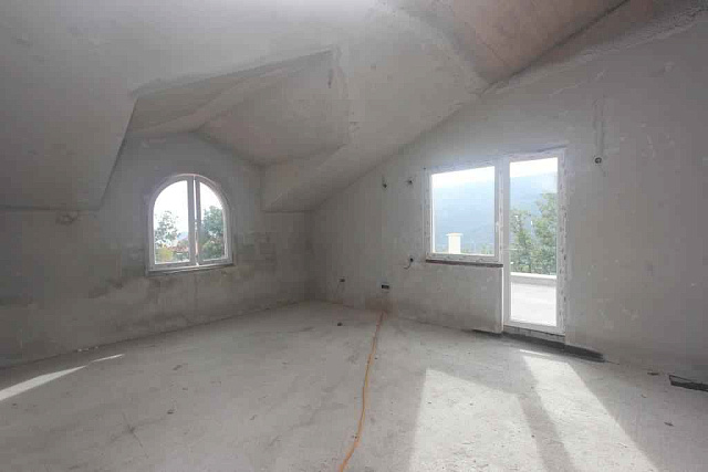 Zweistöckiges Haus mit Meer- und Bergblick in der Gegend der Stadt Herceg Novi — photo 24