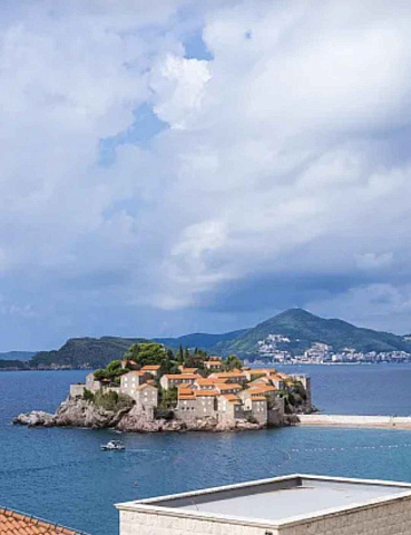 Geräumige Duplex-Wohnung mit Meerblick in Sveti Stefan — photo 40