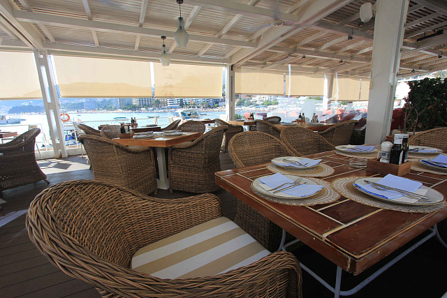 Restaurant erste Linie zum Meer in Rafailovići zu verkaufen — photo 9